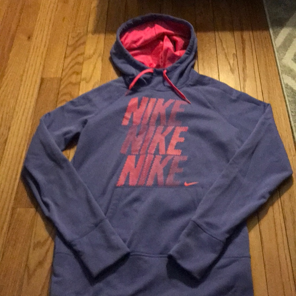 Nike therma-fit hoodie size small